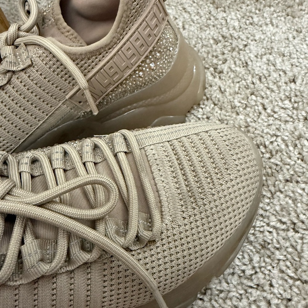 Stylish Beige Women's Sneakers - Picture 6 of 9